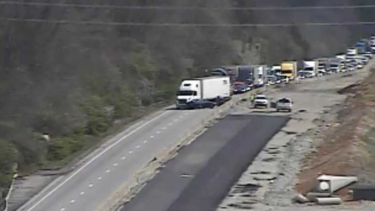 A crash briefly closed all southbound lanes of Interstate-71 Wednesday ...