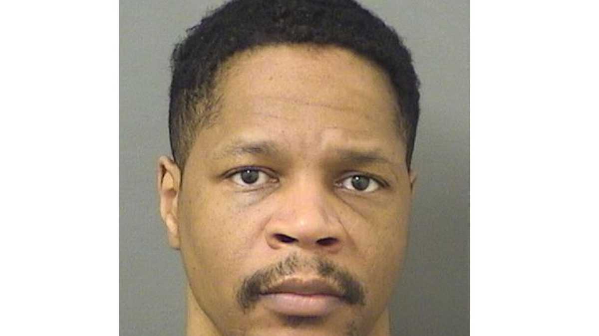 Man accused of stealing Rolex, credit cards & more from country club - WPBF