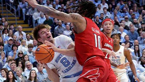 No. 4 North Carolina Surges Late In Rout Of Louisville