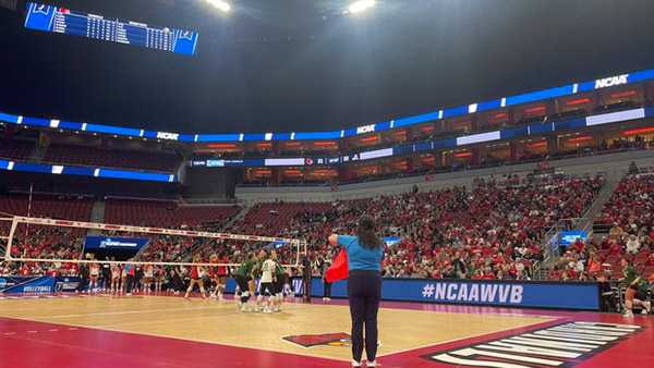 Louisville wins 3 straight sets to beat Wright State - Vimarsana News