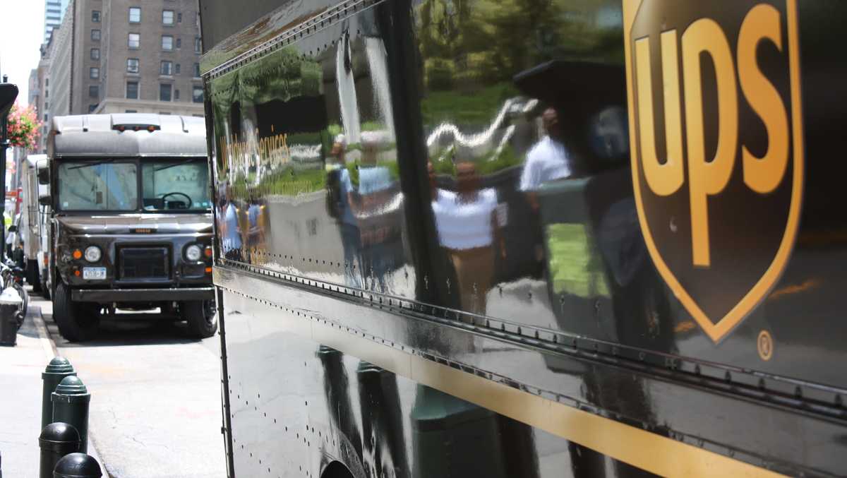 UPS faces delivery delays after last week's online shopping frenzy