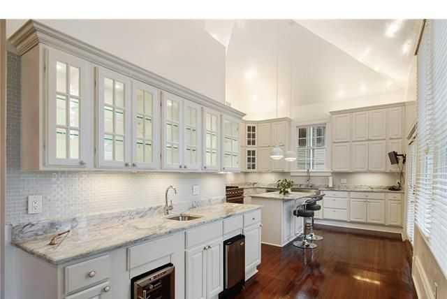 Mansion Monday: Prytania Street home with 5 bedrooms, open floor plan