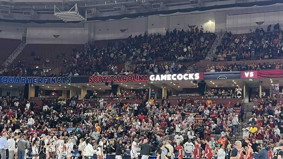 Gamecocks stay perfect, beat Arkansas 9366 in SEC tournament