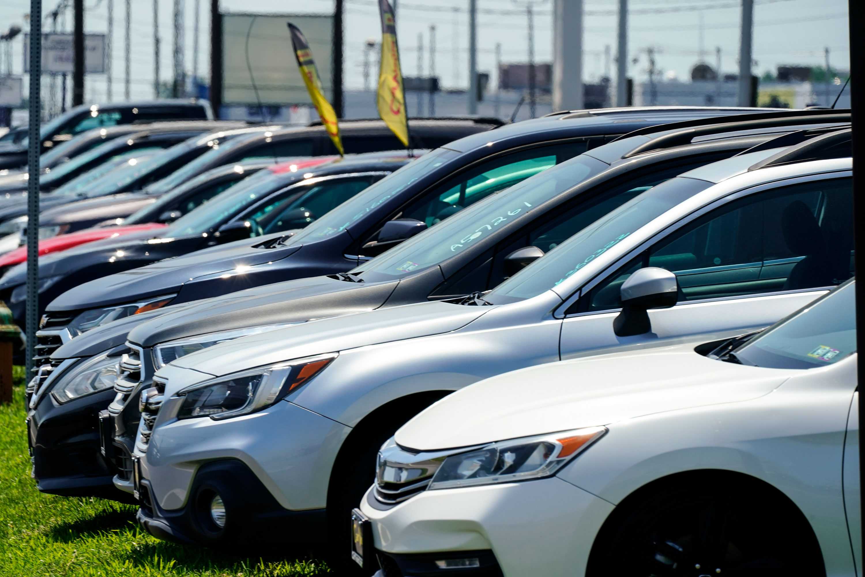 wcvb.com - Ben Simmoneau - Consumer Reports shares ways to reduce auto insurance bills