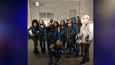Skate instructor from Cincinnati shines during Super Bowl halftime show with Usher - Vimarsana News
