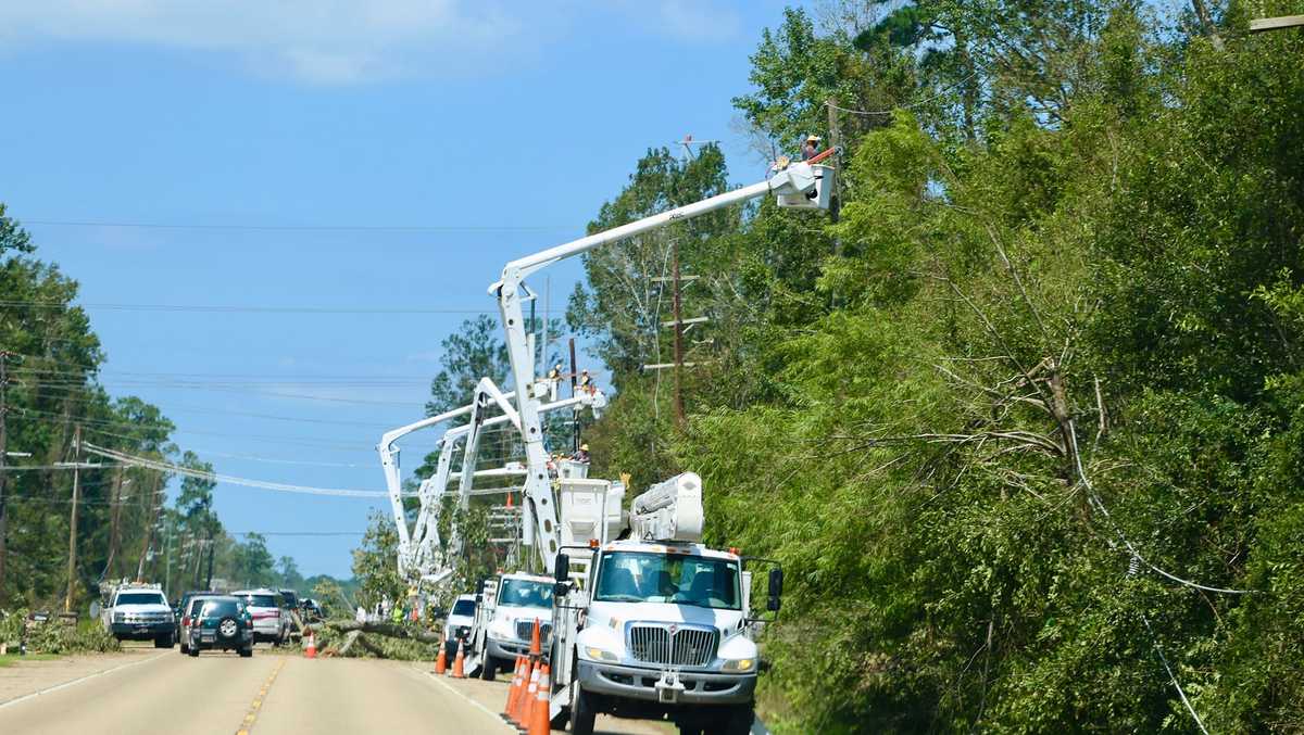 St. Tammany Parish residents urged to stay off roads as crews continue