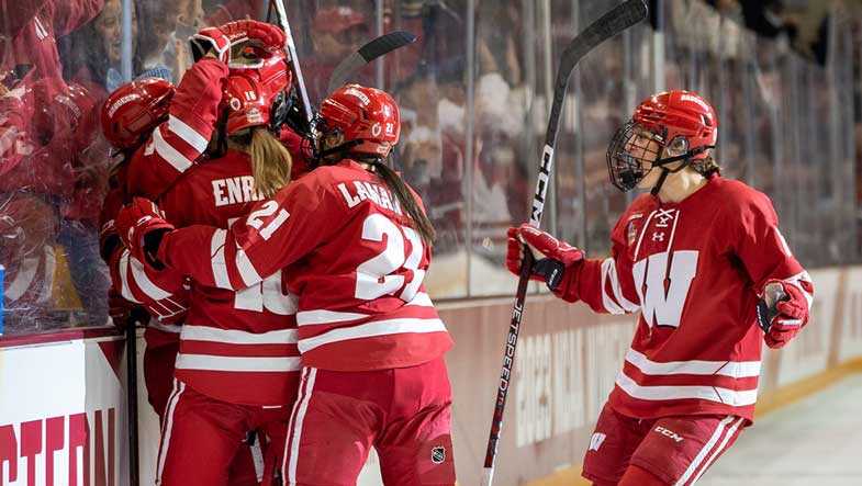 national-champions-uw-women-s-hockey-team-wins-frozen-four