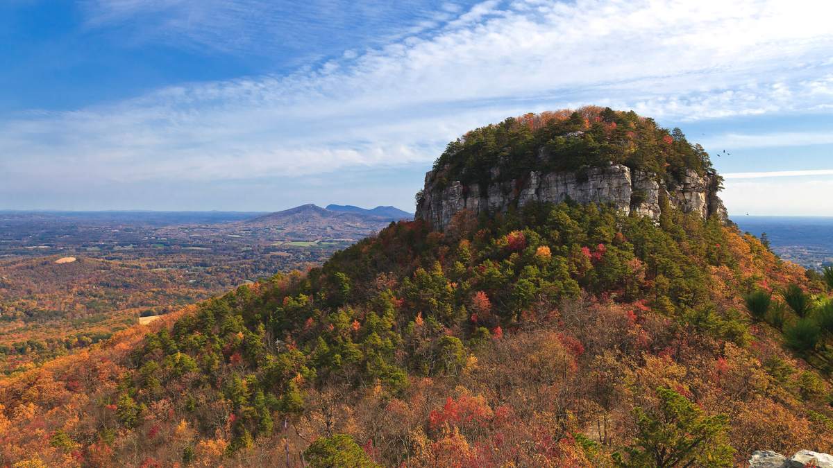 North Carolina: Pilot Mountain hiker recovering from fall