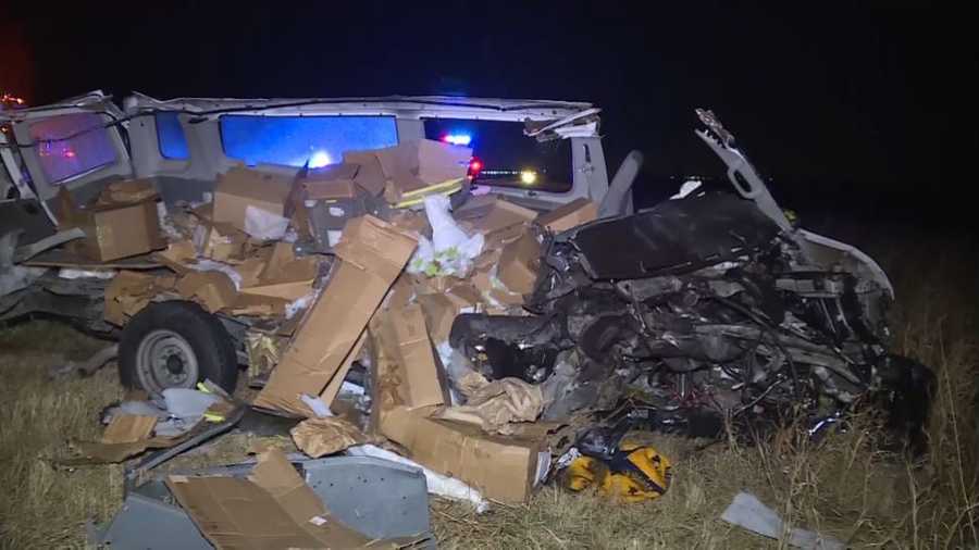 Van rearends tractortrailer on I35 near Edgerton, Highway Patrol says