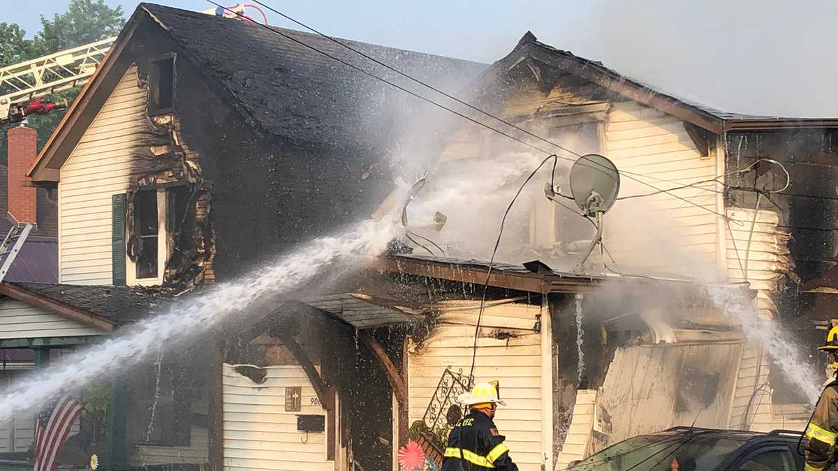 Fire burns 3 homes in Vandergrift, Westmoreland County