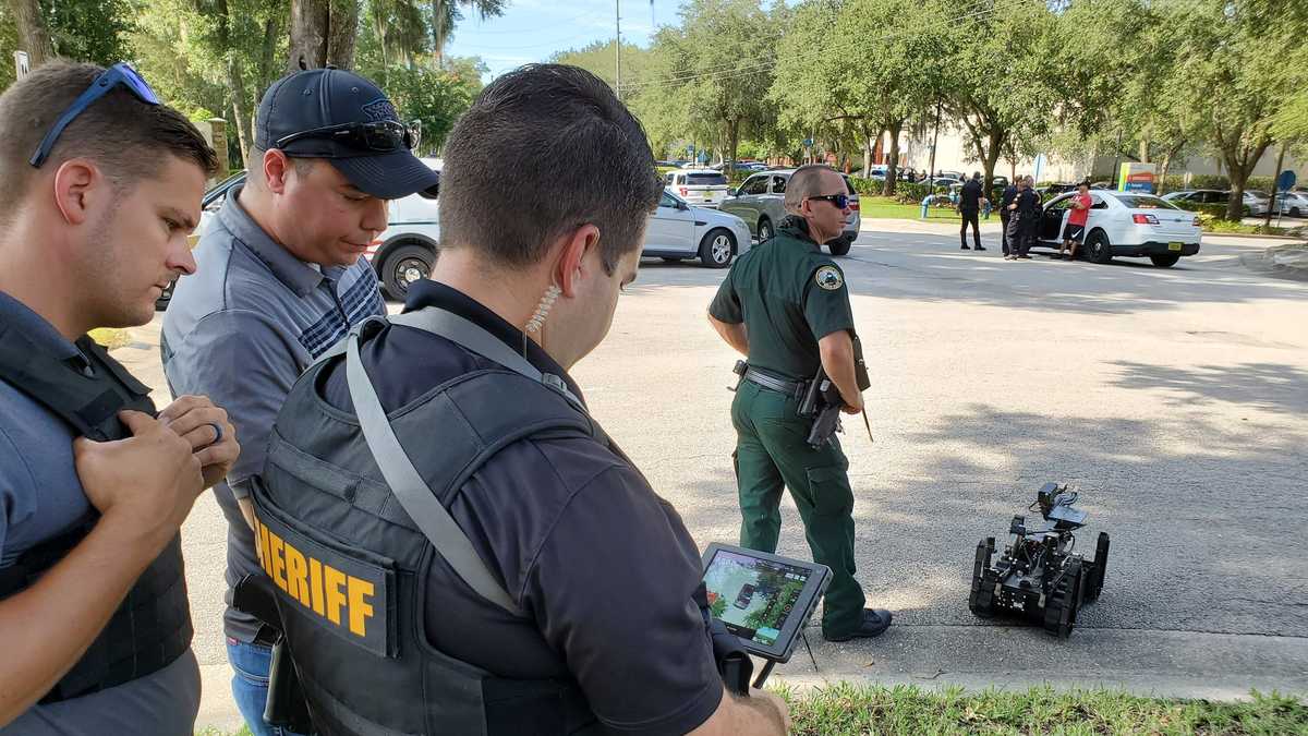 Hourslong standoff in DeLand ends peacefully
