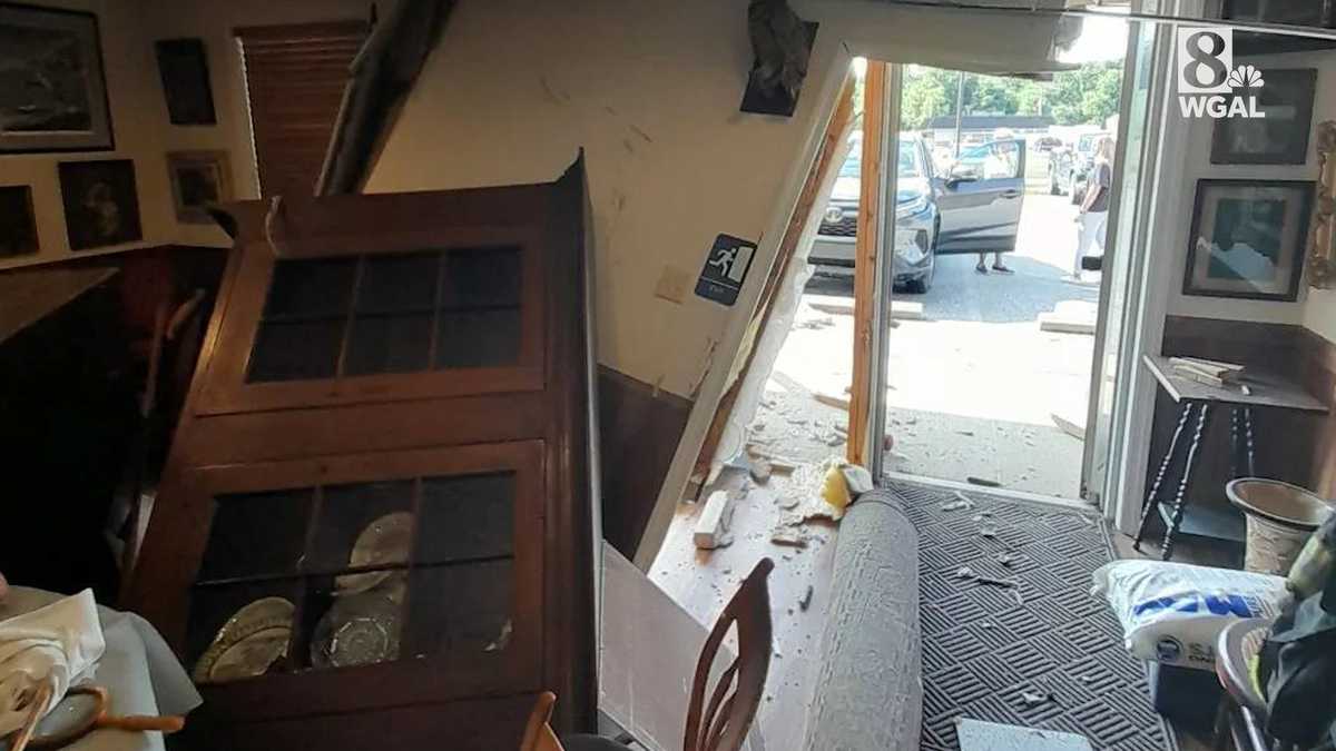 Vehicle crashes into office building in Lancaster County, Pa.