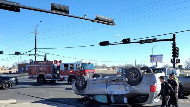 Vehicle rolls over after vehicle crash in Roswell - Vimarsana News