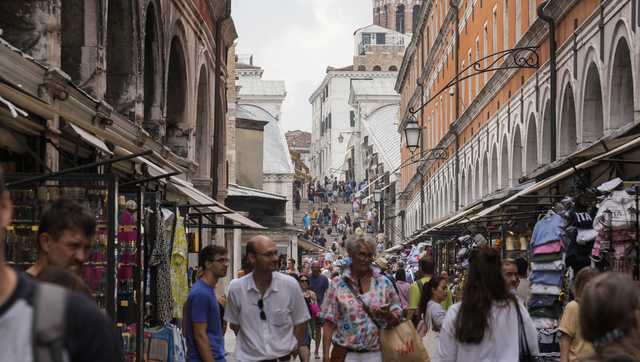 Venice rolls out day-tripper fee to try to regulate mass crowds - Vimarsana News