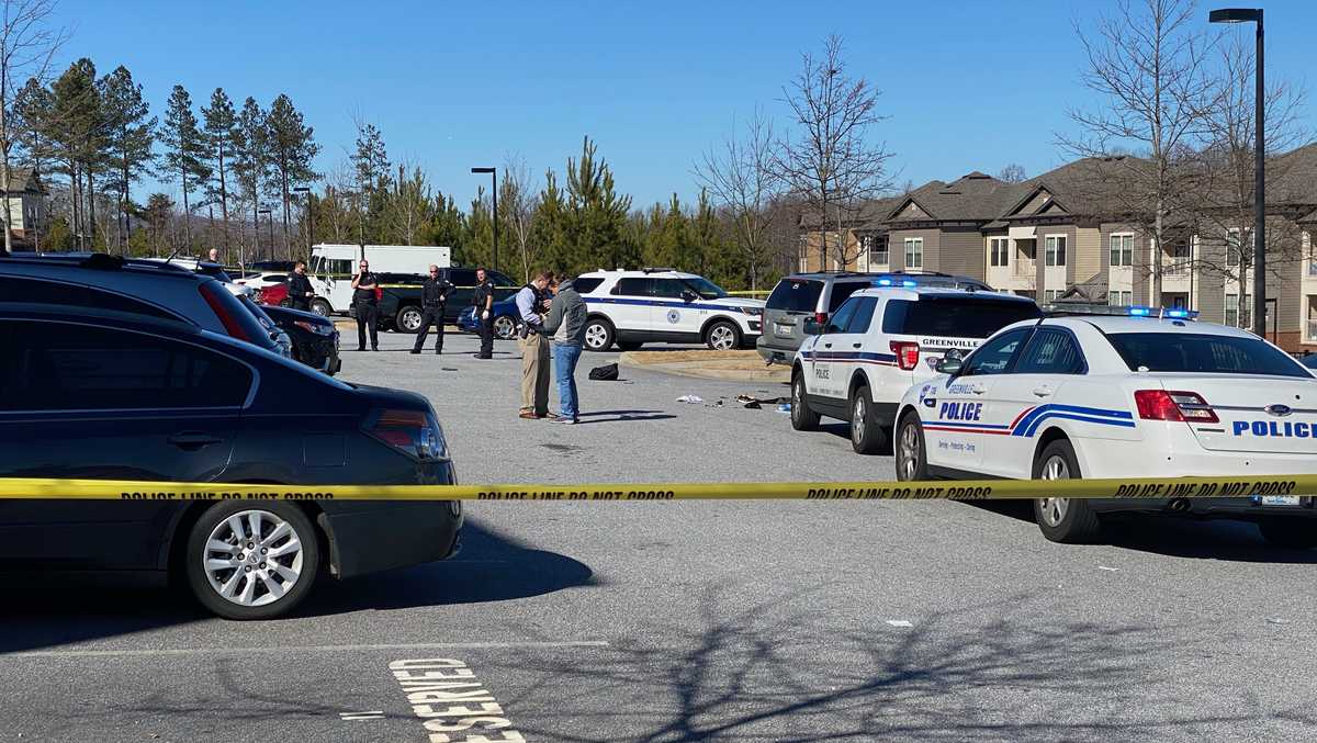 Officers respond to shooting at Greenville apartment complex