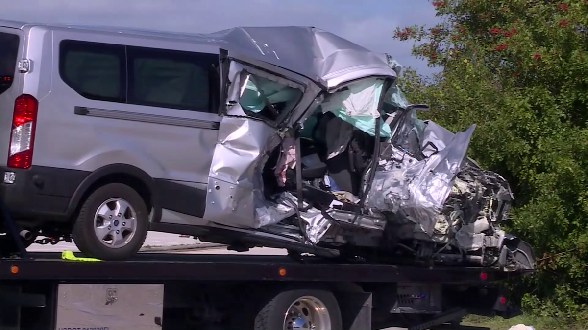 3 injured in crash that killed rower in critical condition