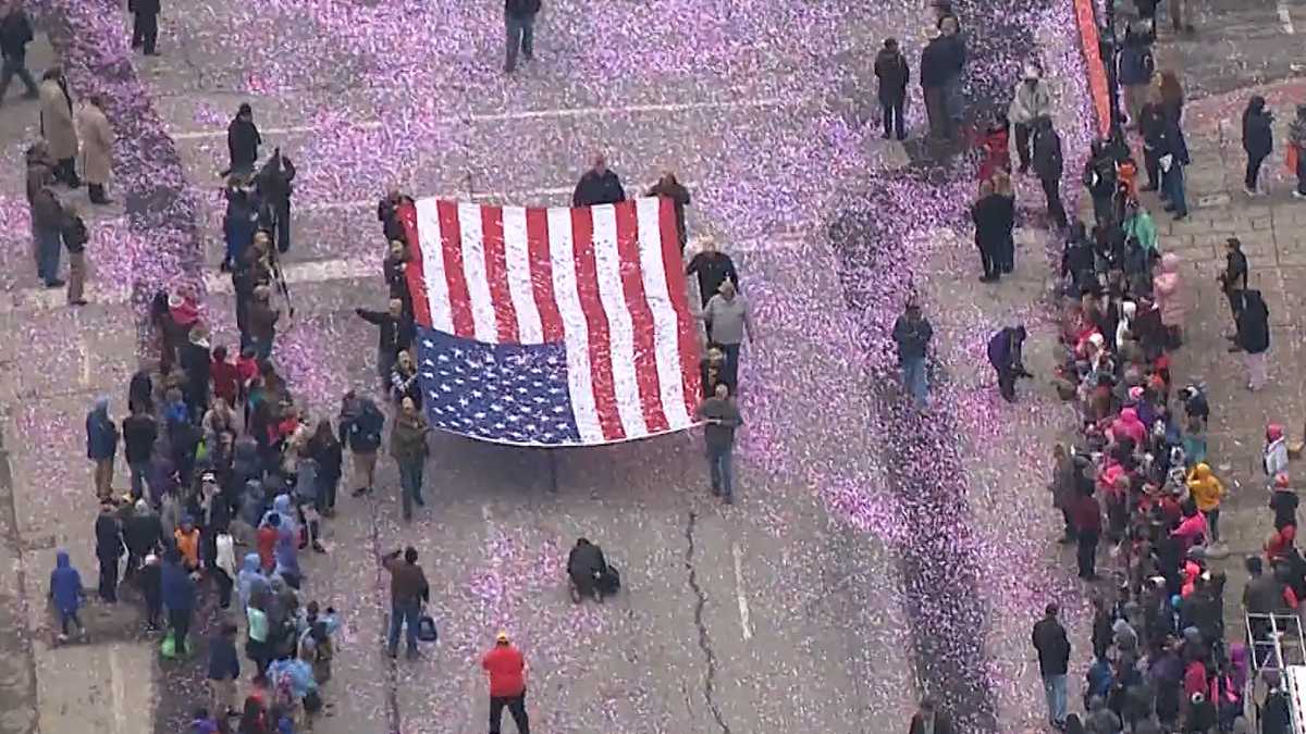 Veterans Day Parade closes several downtown Louisville streets until 2 p.m.