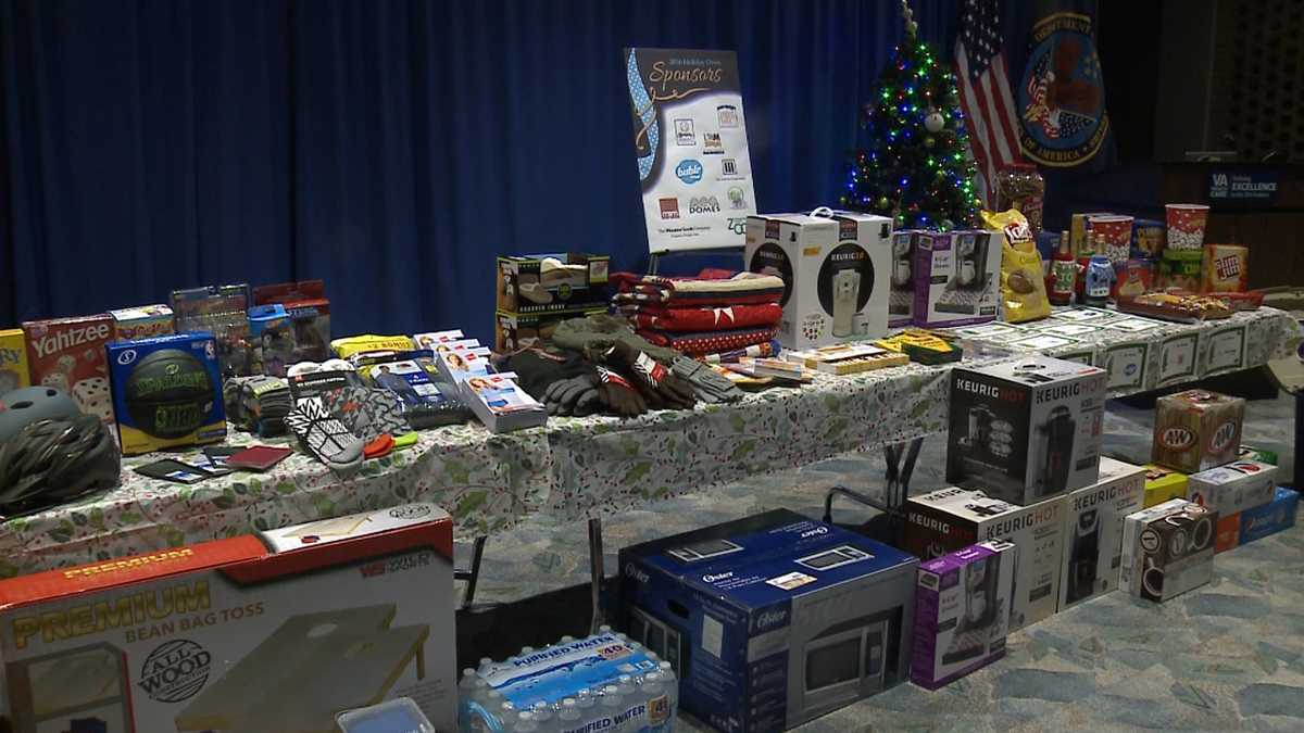 Milwaukee veterans receive Christmas gifts donated by city, county