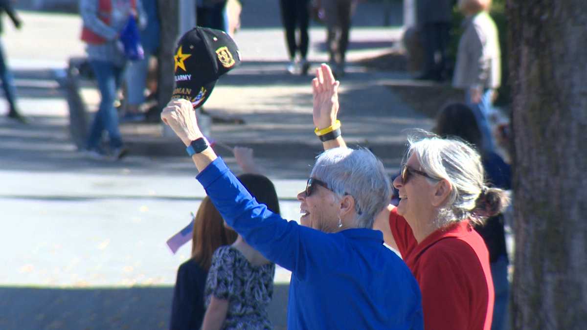 'It means the world': Fayetteville Veterans Day Parade honors men and women who have served