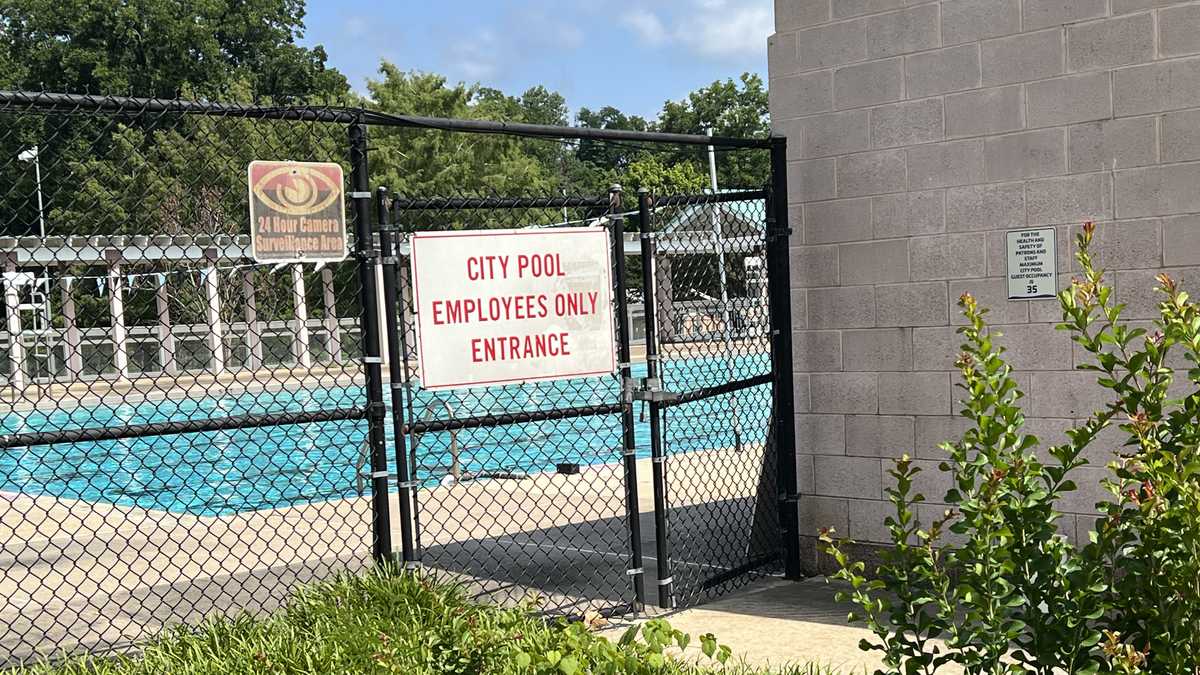 2 teens charged in shooting at Vicksburg city pool