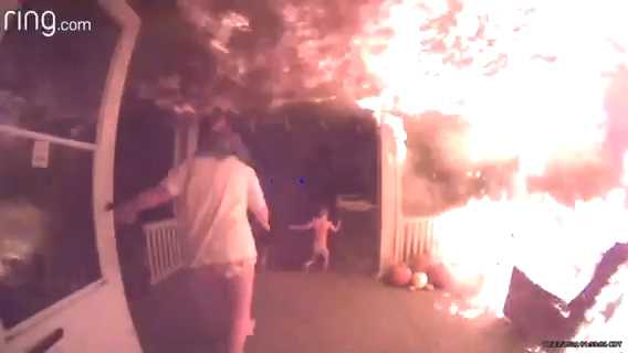 Passerby saves four people from house fire in Iowa - Vimarsana News