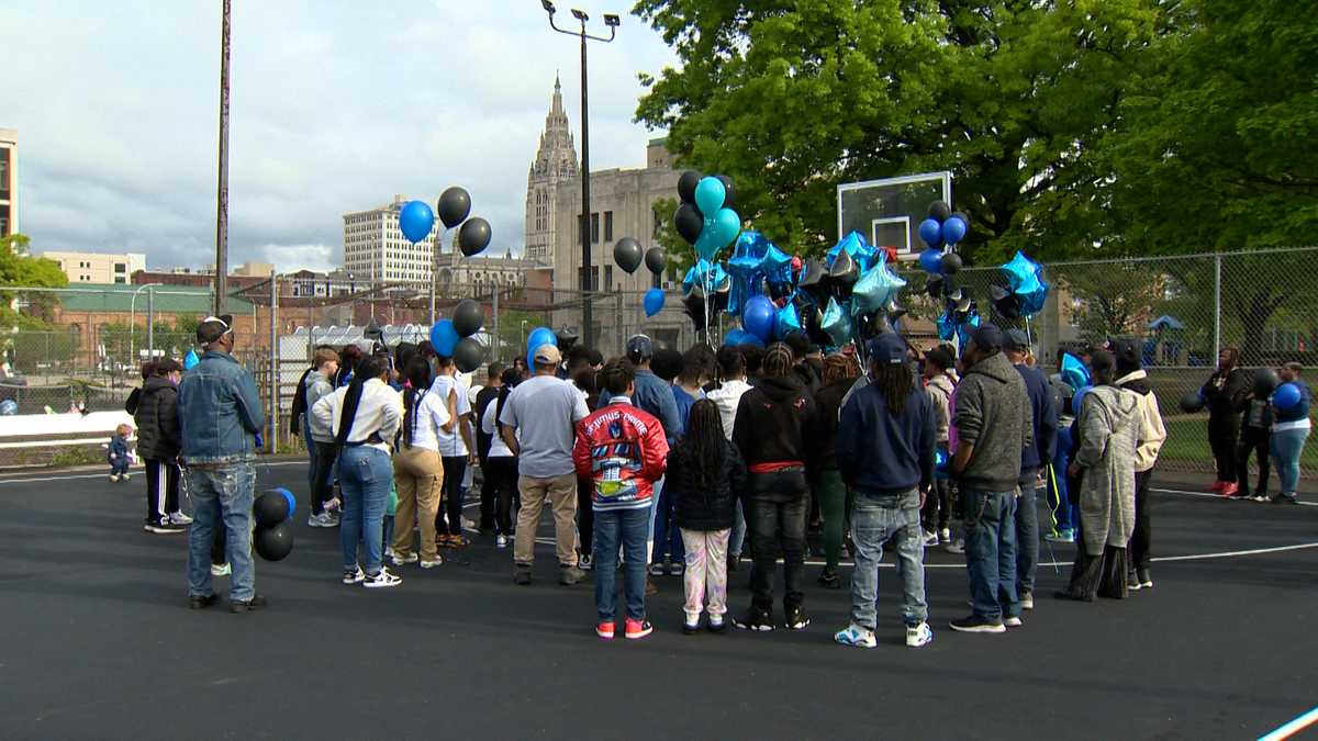 Balloon release held for teen killed on I-376; family pushes for answers