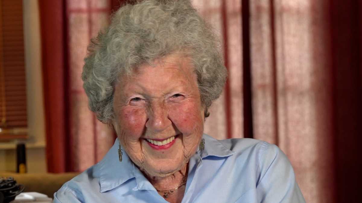 Virginia Oliver, Maine's 'Lobster Lady,' dies at 105