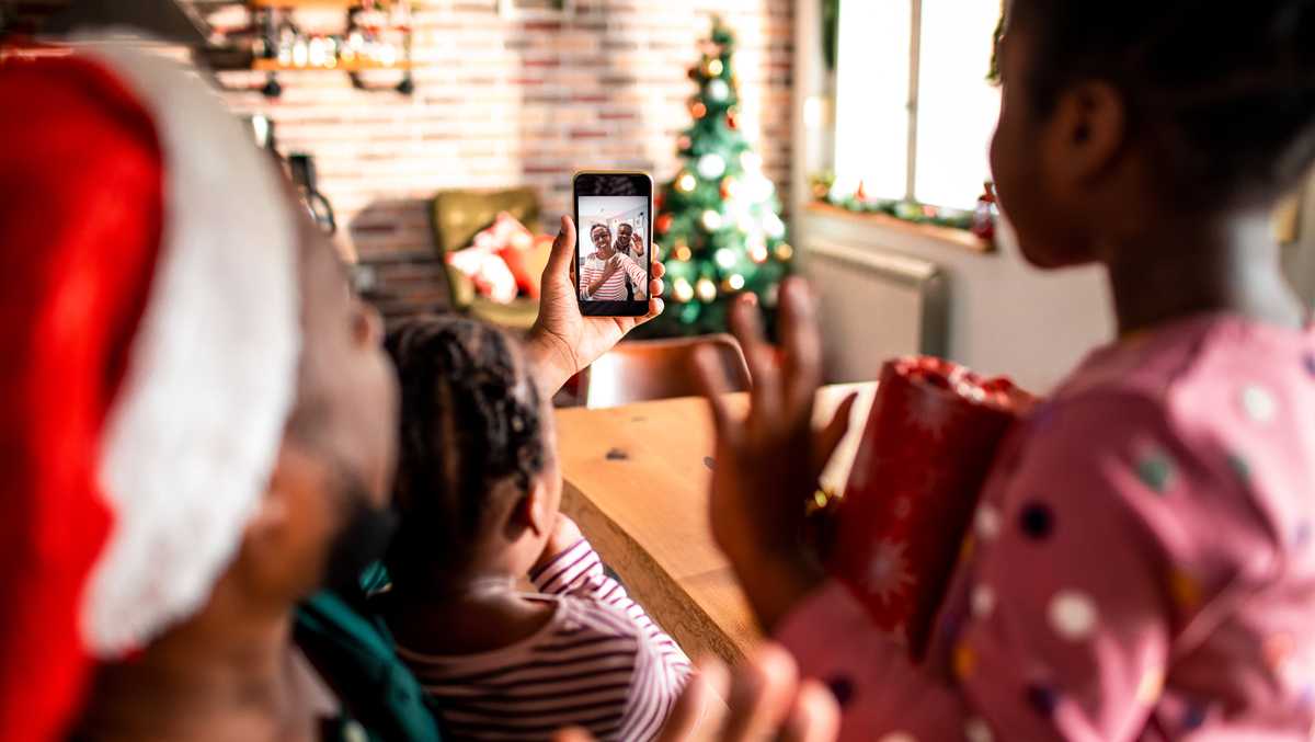5 tips for hosting a virtual holiday party
