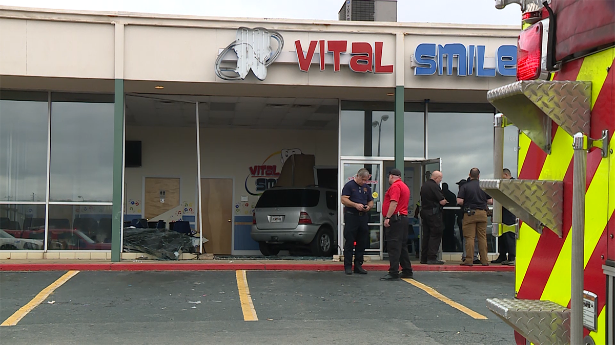 PHOTOS Deadly crash at Midfield dentist office