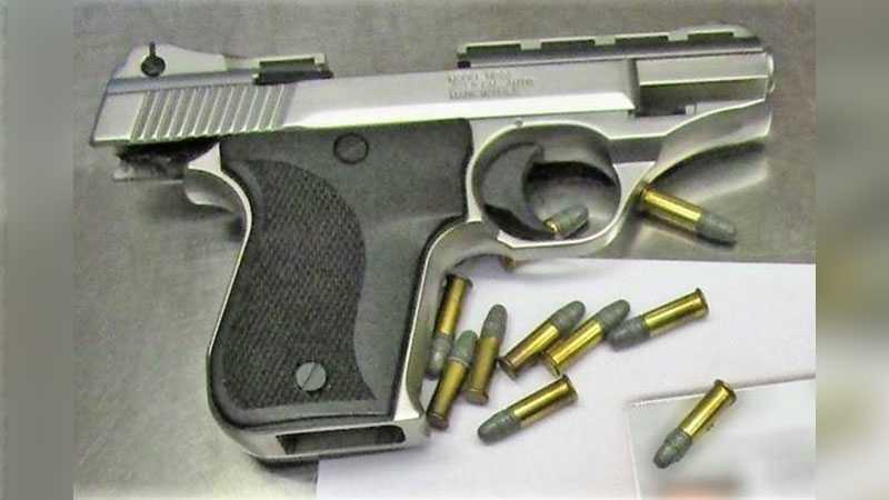 Loaded gun found in carry-on bag at Pittsburgh International Airport
