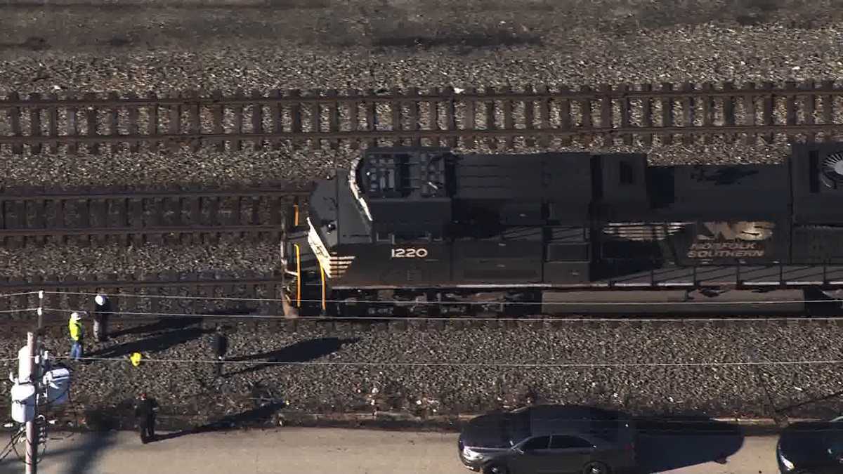 Man dies after being hit by train in Homestead
