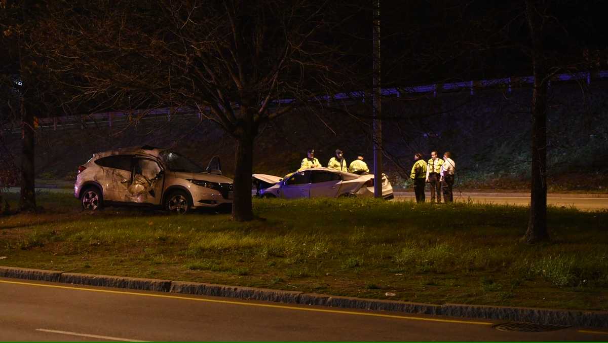 Police ID driver killed after car plunges off I-93