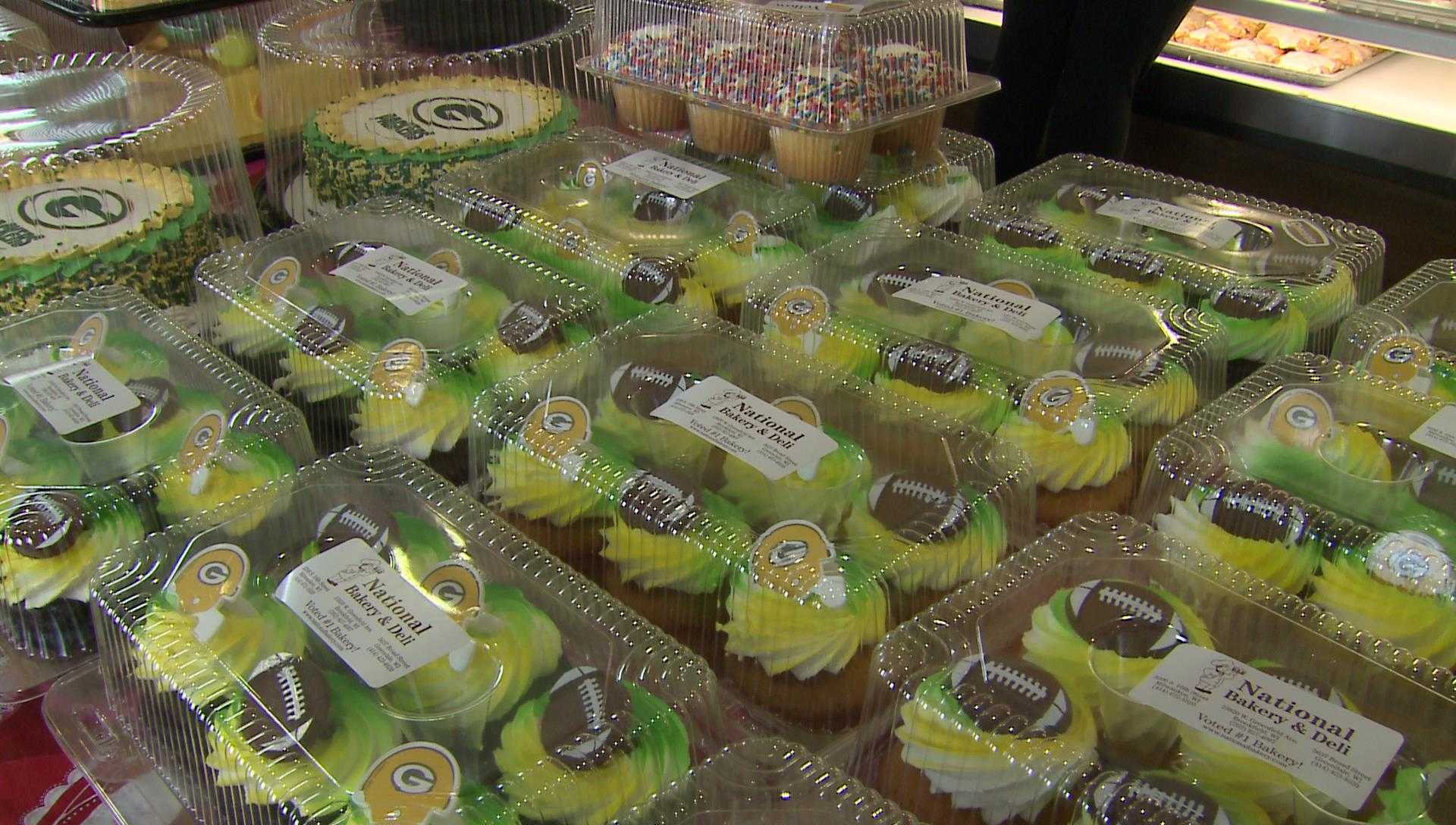 Milwaukee bakery creates Packers cookies, other treats for playoffs