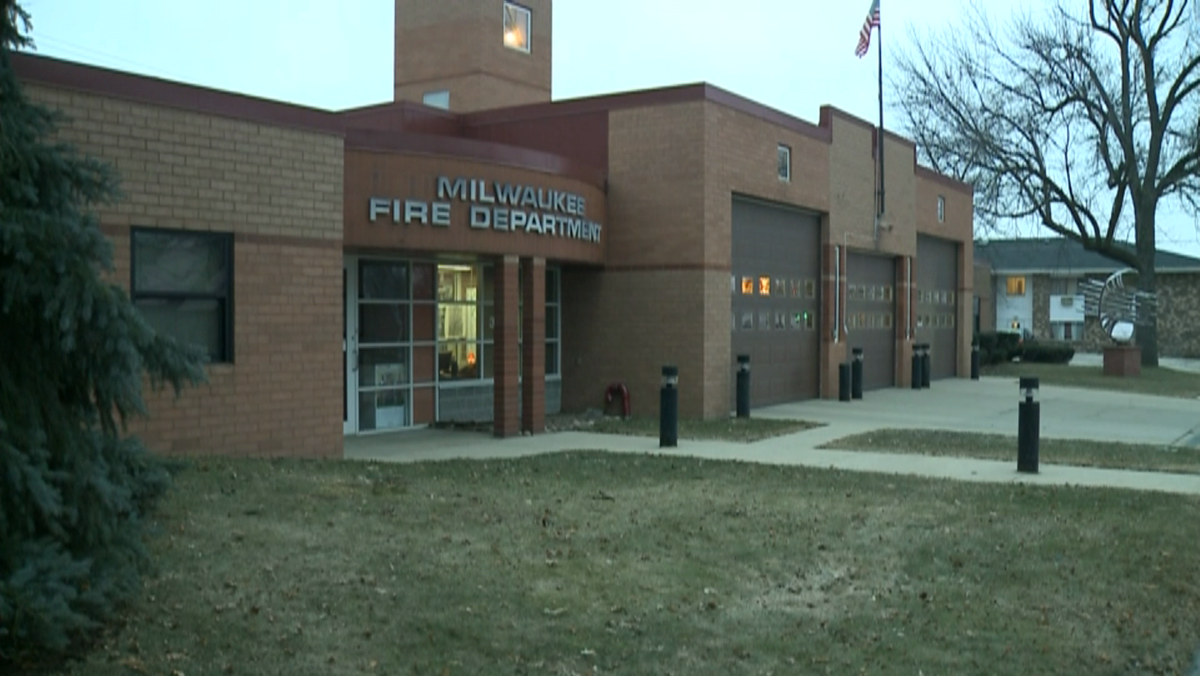 Police stake out Milwaukee fire station after federal raid