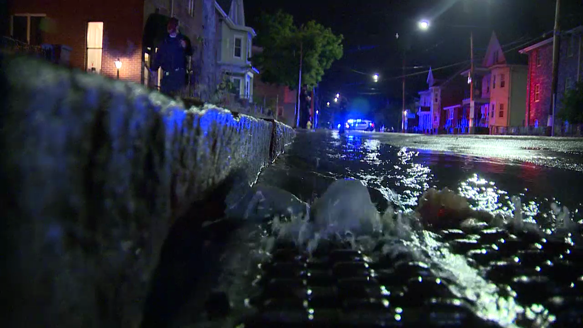 Water main break floods streets