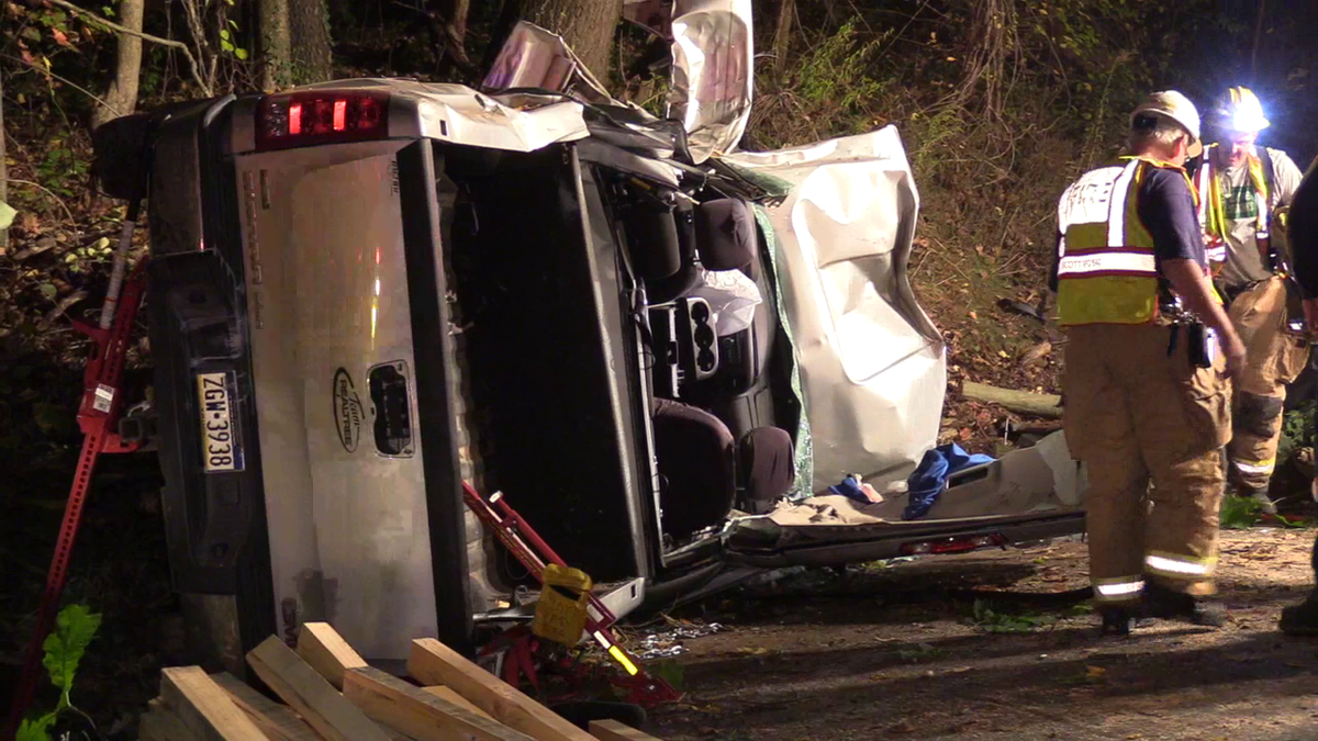 Homeowner runs to help after Lawrence County crash