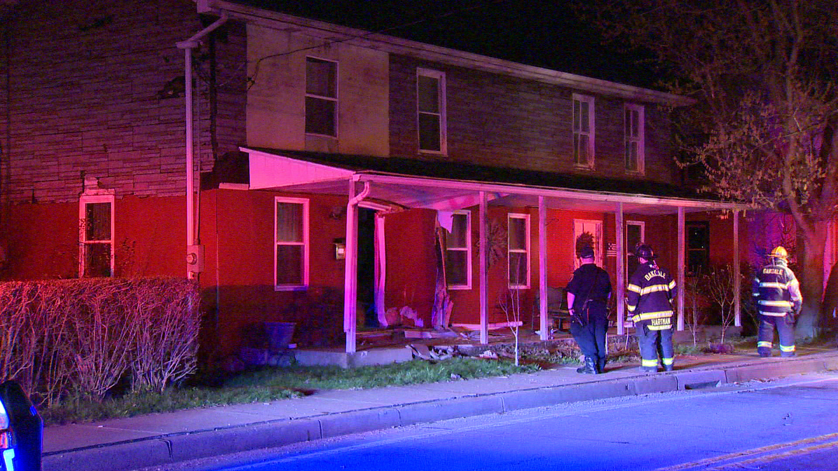 Vehicle crashes into home in Oakdale