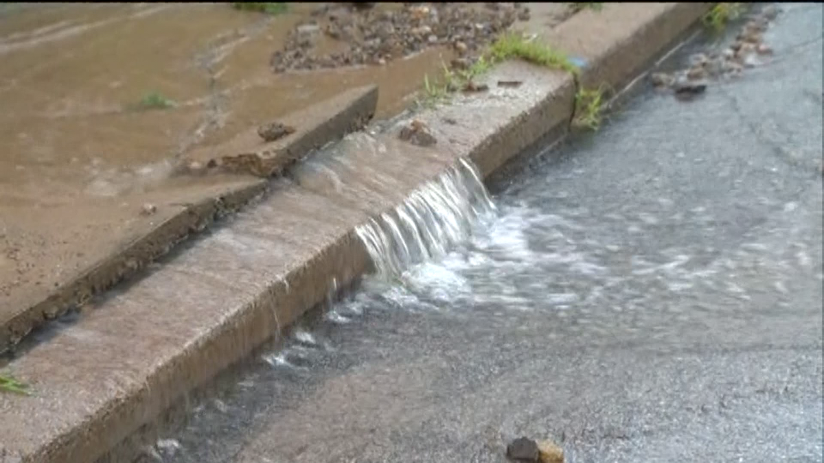 Some basements flooded following water main break on Mount Washington