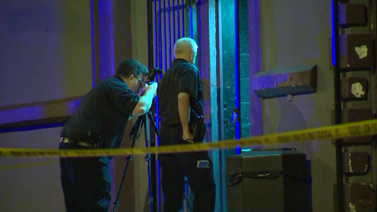 Man killed, woman injured in shooting outside East Hills bar