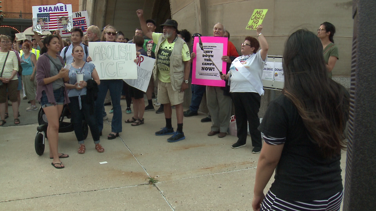 Hundreds gather outside Milwaukee City Hall to protest migrant ...