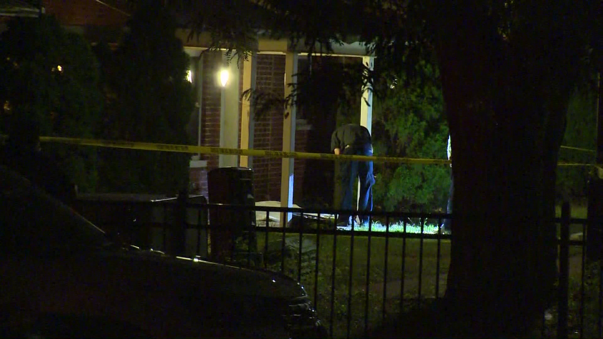 Police searching for two men following deadly shooting in McKees Rocks