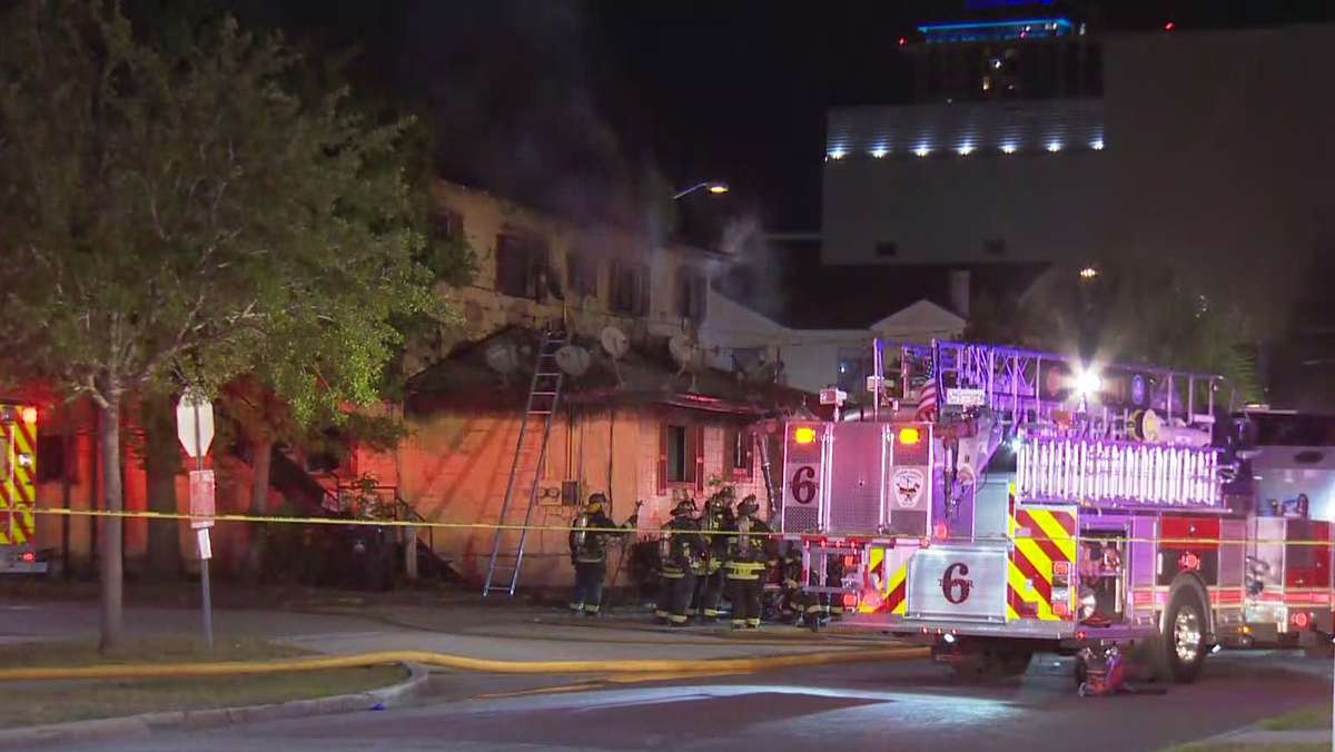 One resident dead, two firefighters injured after Orlando apartment fire