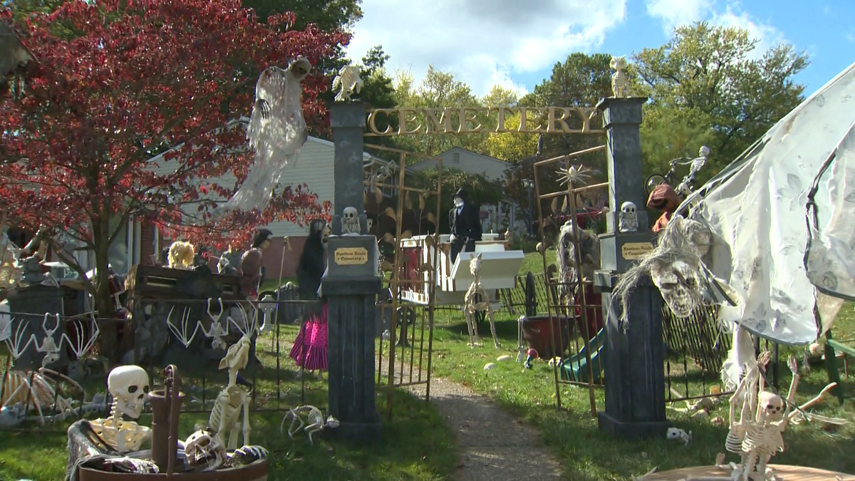 Map shows off Pittsburgh-area homes with spooky Halloween decorations - CBS  Pittsburgh