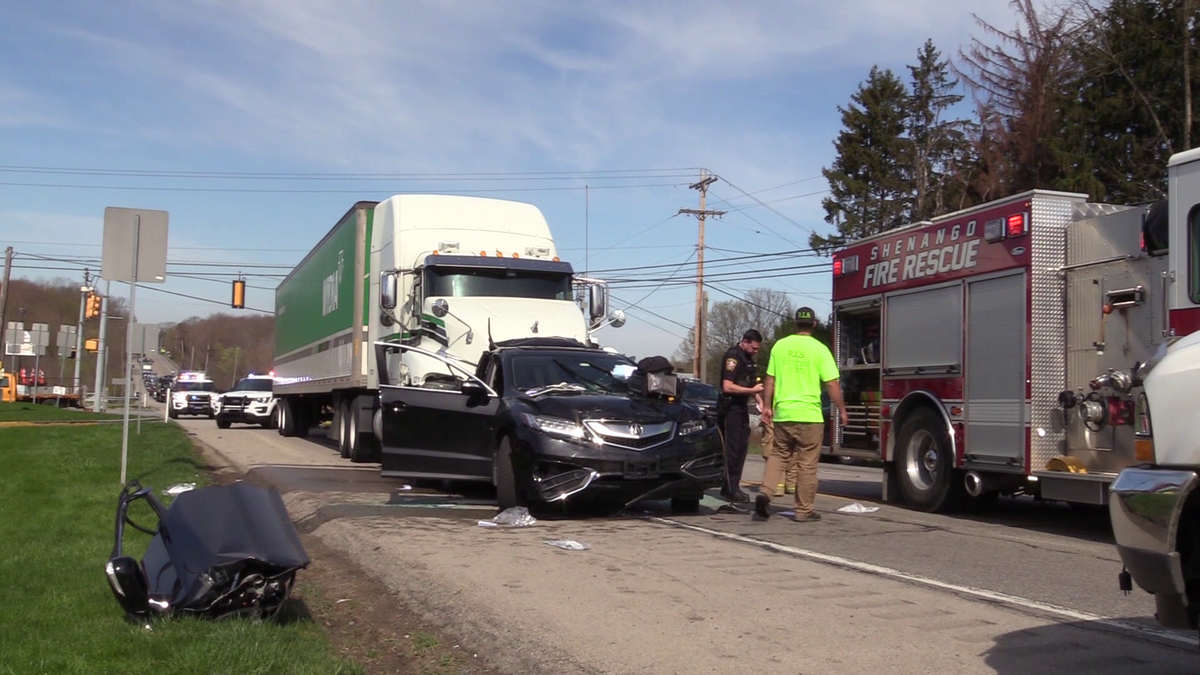 Shenango schools superintendent and son injured in crash