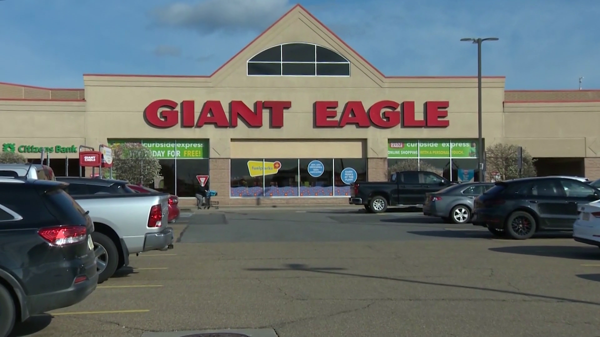 Giant Eagle allows fully vaccinated customers and workers to go maskless