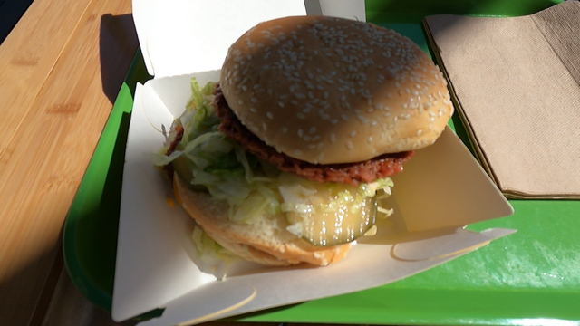 Vegan fast-food joint opens along Sacramento's R Street District - Vimarsana News