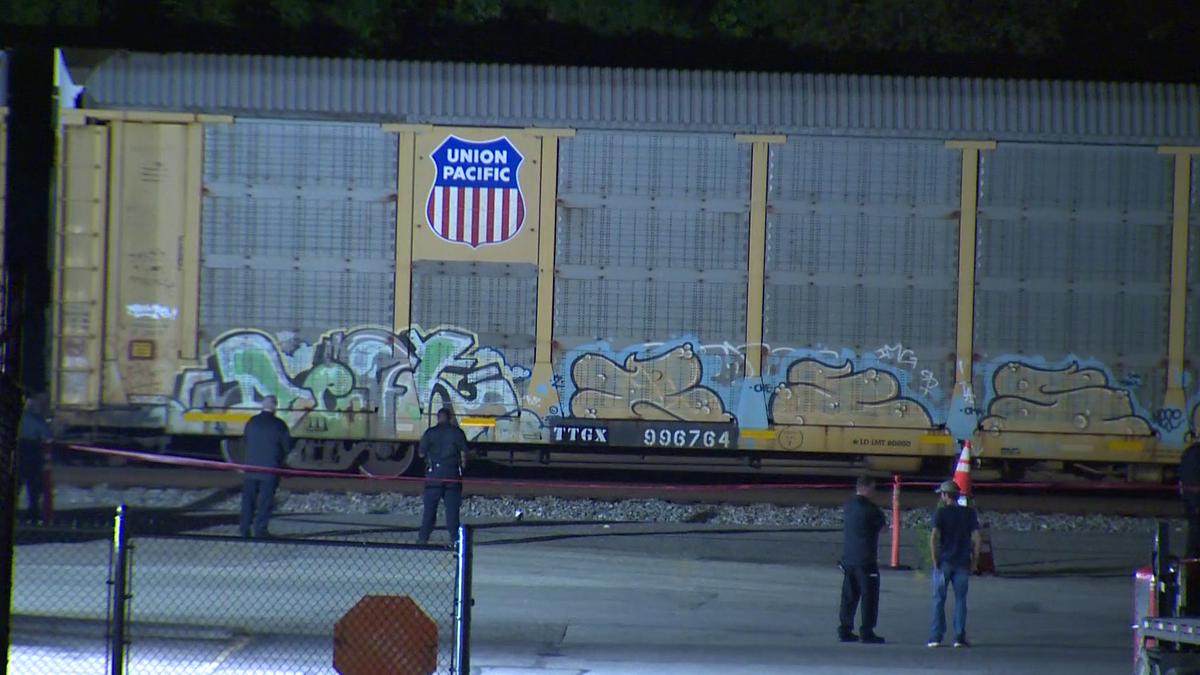 Man struck and killed by train on Pittsburgh's South Side