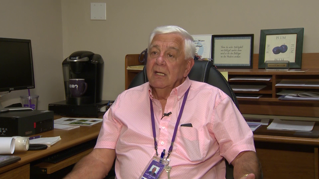 Plum mayor fighting back after being asked him to wear mask in his own home - Vimarsana News