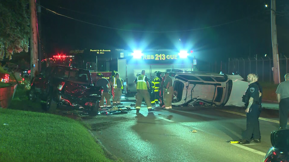 At least two vehicles involved in North Versailles crash