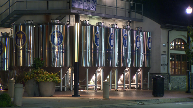 Manager of ﻿﻿Hofbrauhaus Pittsburgh in SouthSide Works reinstated after allegations of racism - Vimarsana News